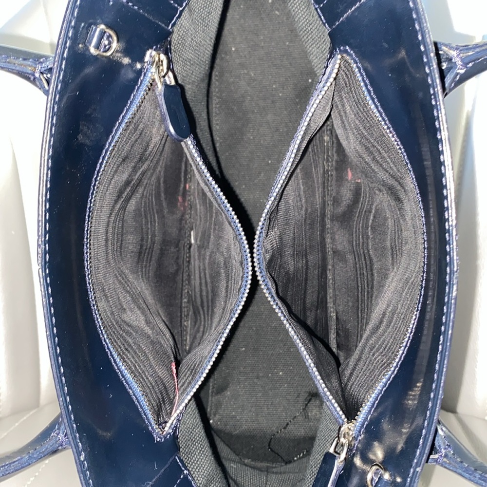 Tod’s Tote - Picture 12 of 15
